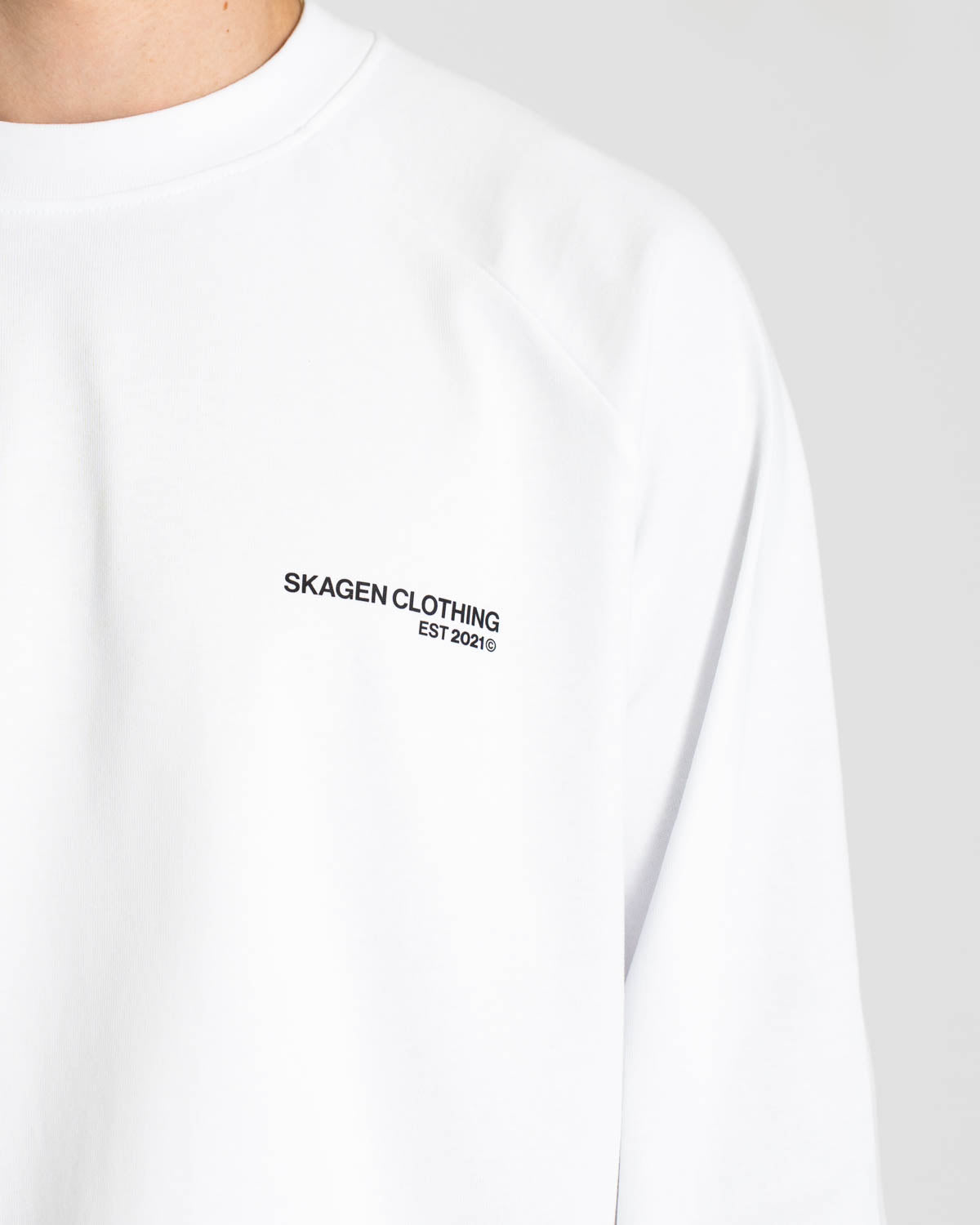 Everyday Essential Raglan Longsleeve White