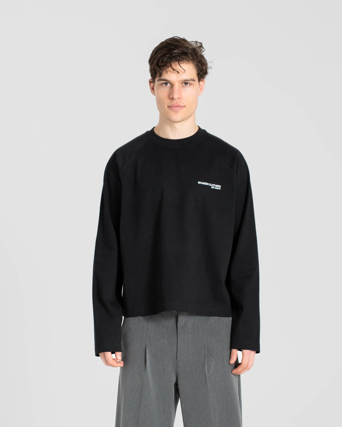 Everyday Essential Raglan Longsleeve Black