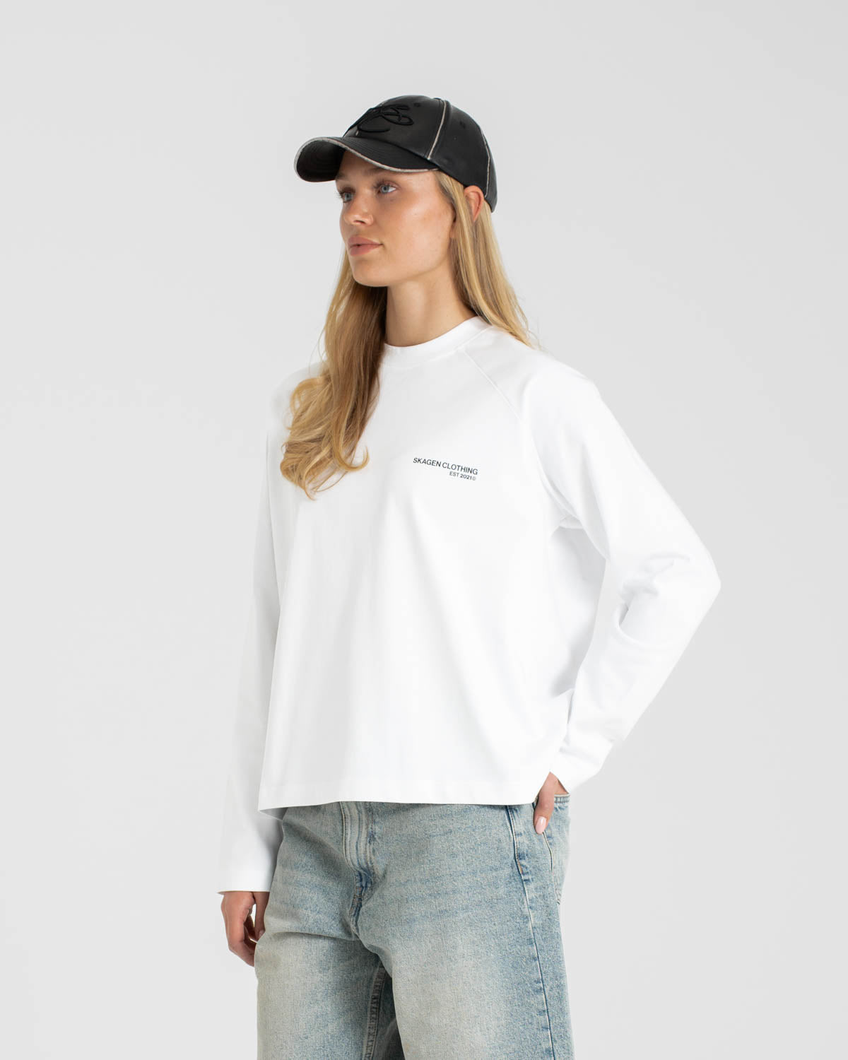 Everyday Essential Raglan Longsleeve White dame