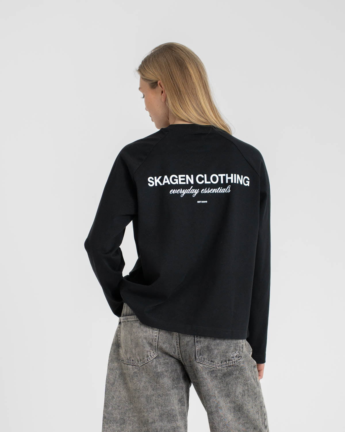 Everyday Essential Raglan Longsleeve Black dame