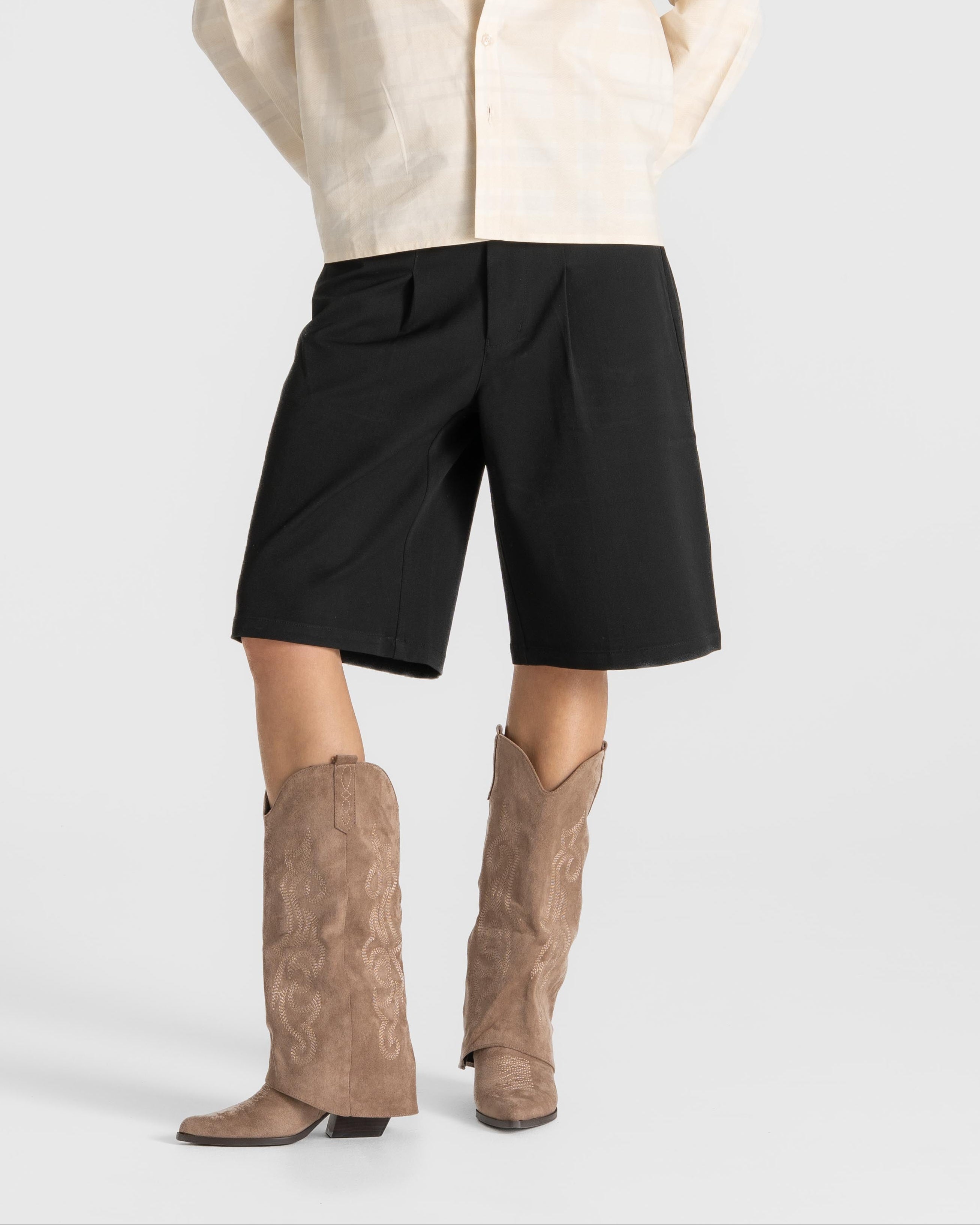 Bermuda Shorts Black Dame