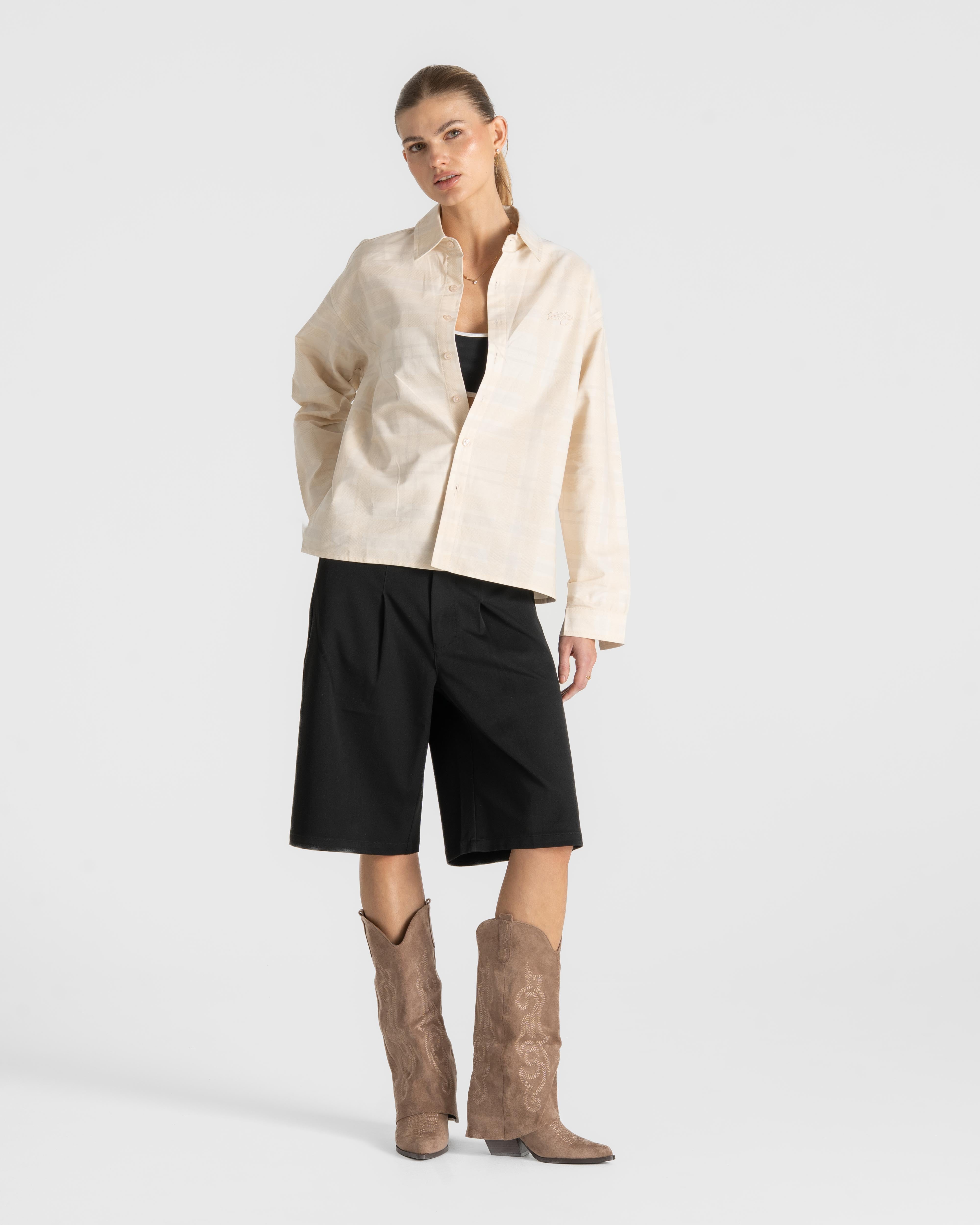 Bermuda Shorts Black Dame