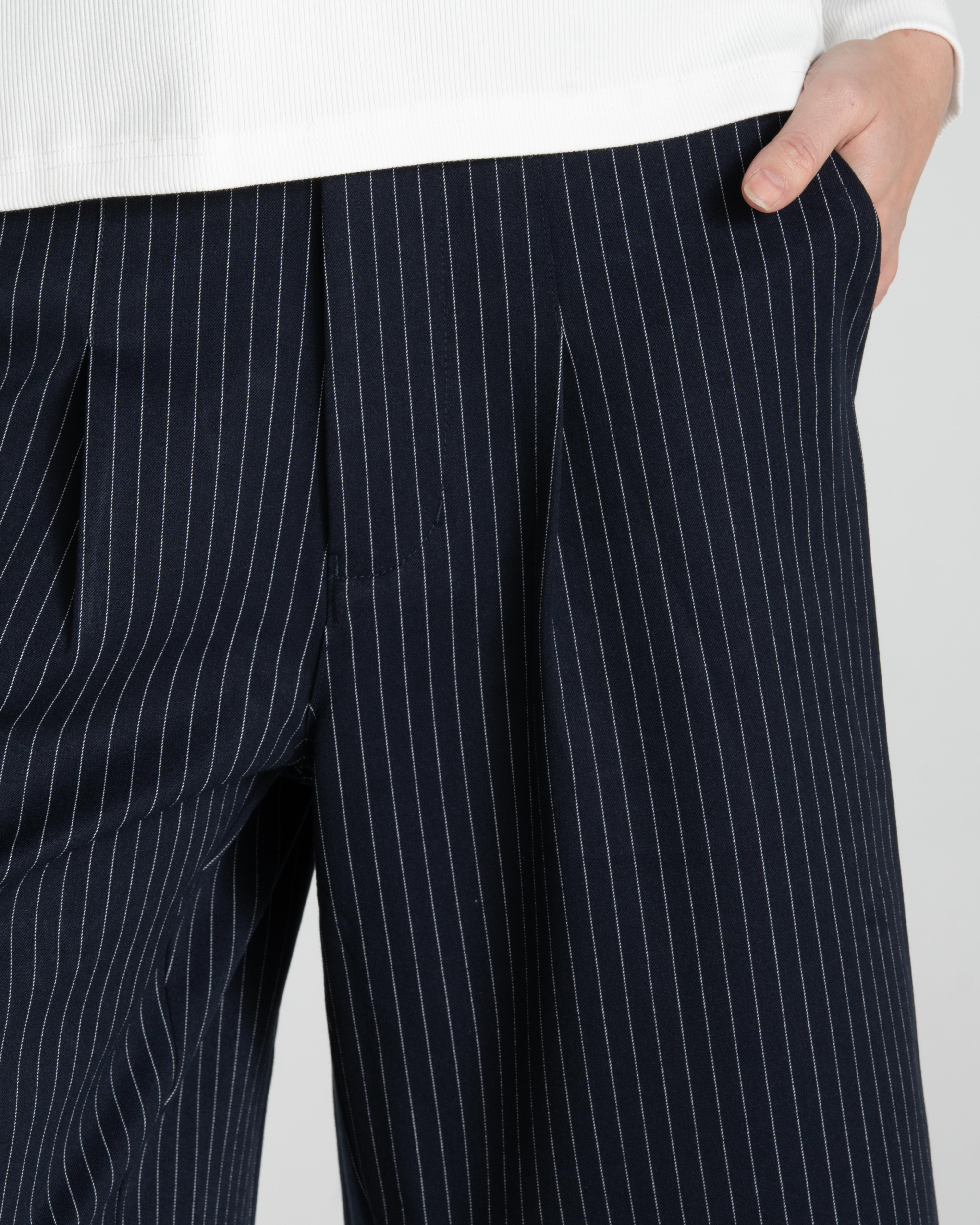 Bermuda Shorts Navy Pinstriped dame