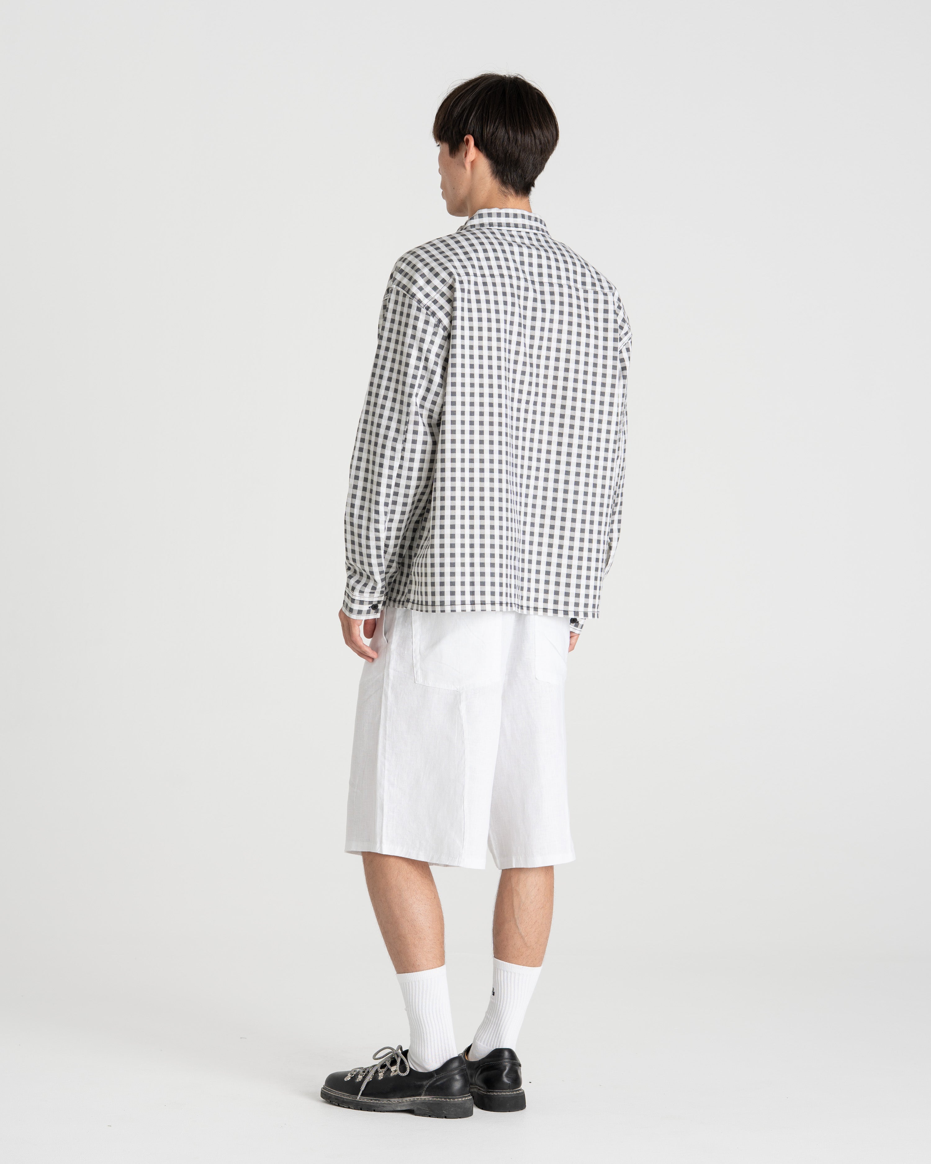 Pleated Baggy shorts White