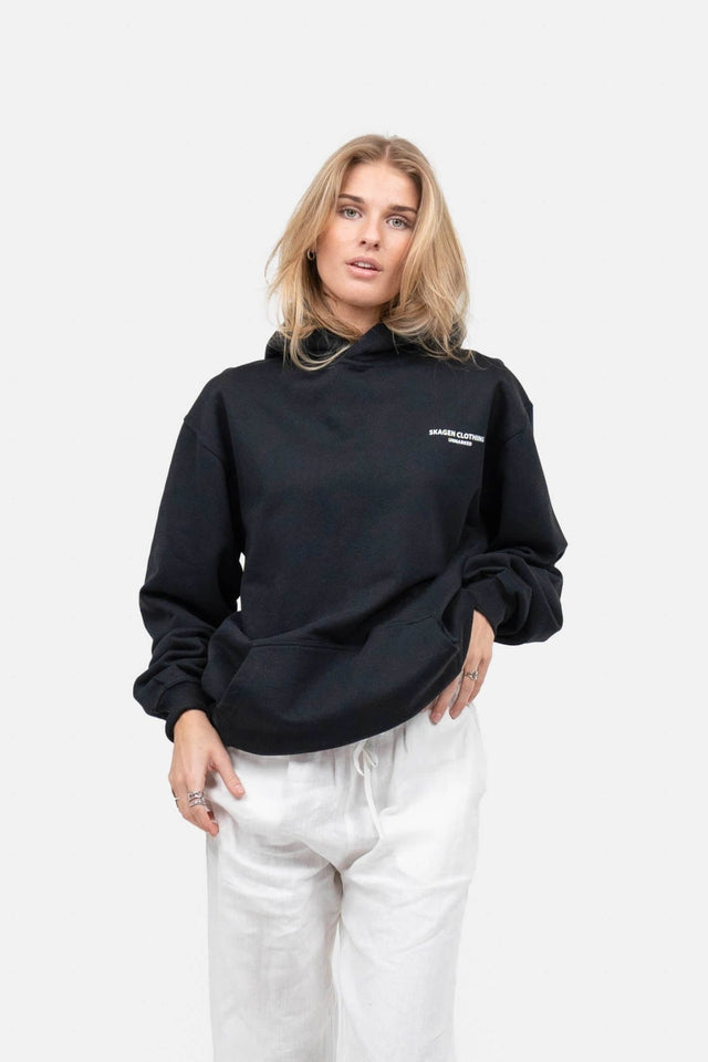 UNMARKED Hoodie Sort |  Skagen-clothing.dk